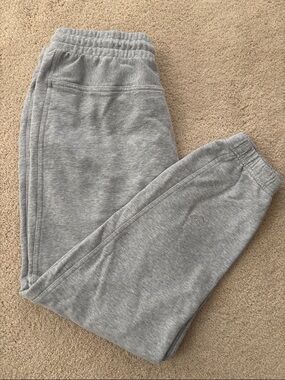 Gymshark Men’s Light Gray Joggers Sweatpants Size Large Short 25” Inseam